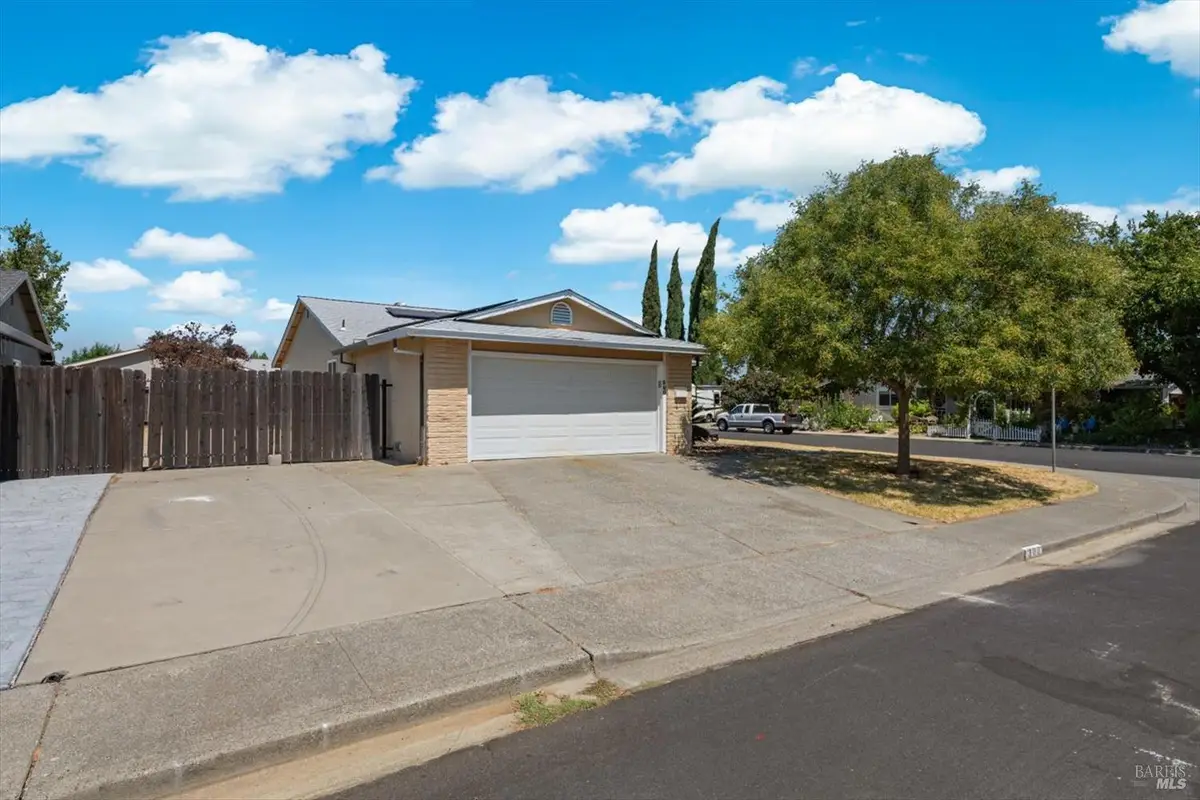 300 Ponderosa Drive, Vacaville, CA 95687 - #1