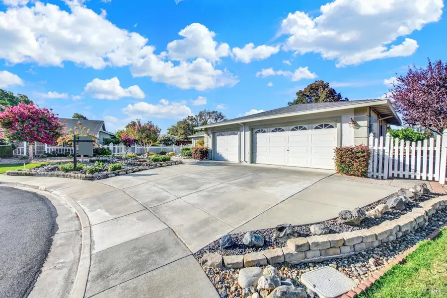 307 Zion Court, Vacaville, CA 95687 - #2