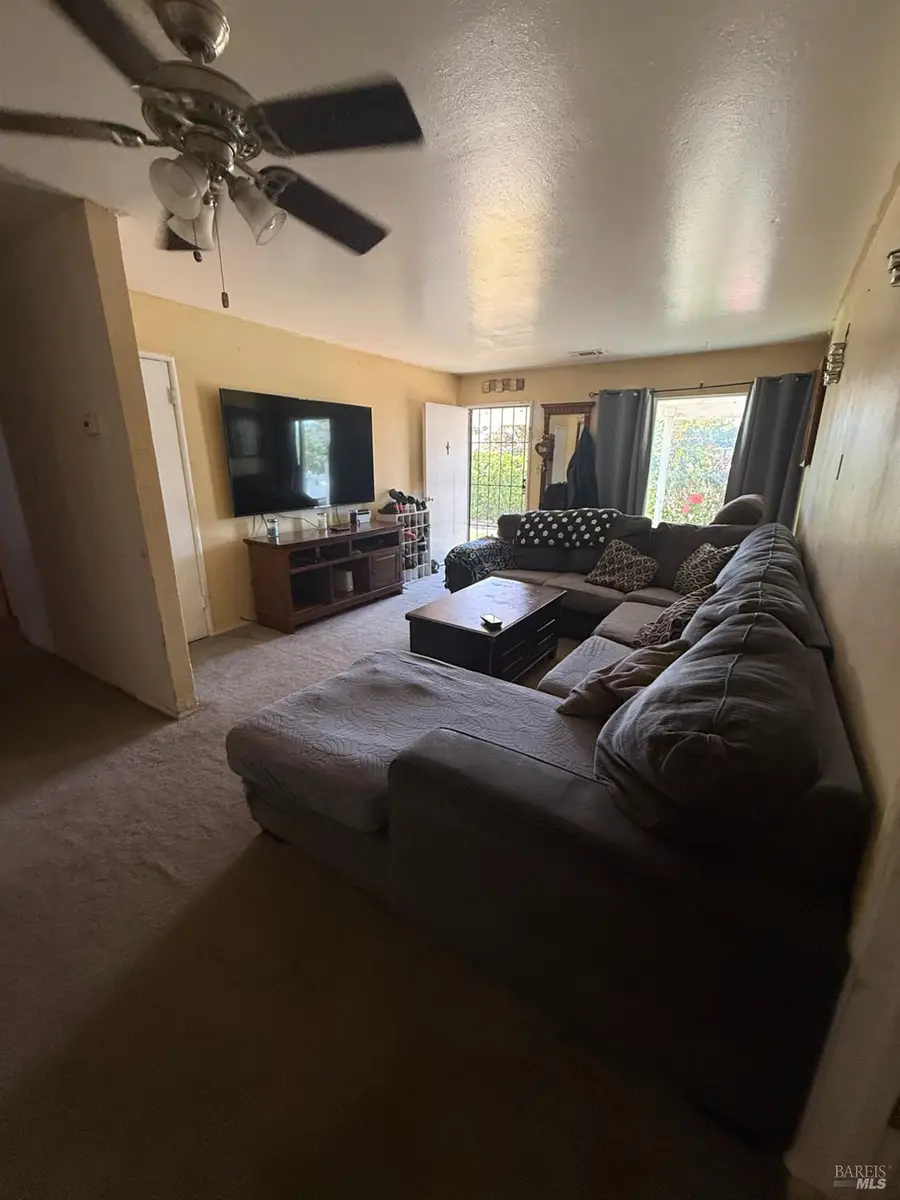 372 Cottonwood Street, Vacaville, CA 95688 - #2