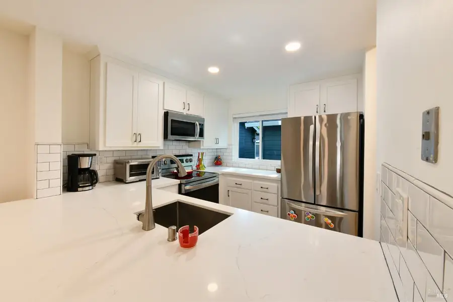 1402 Marylyn Circle, Petaluma, CA 94954 - #3