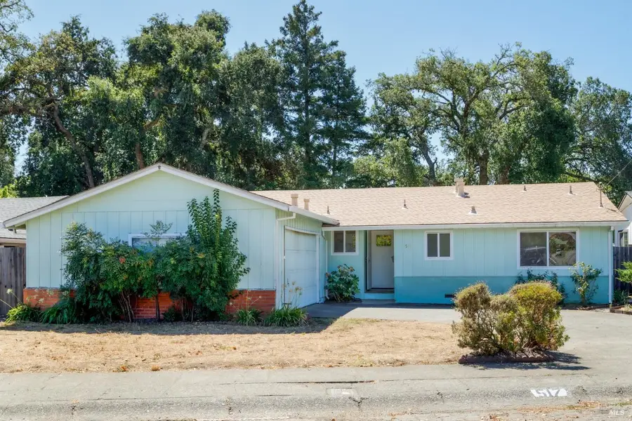 517 Antonio Street, Cloverdale, CA 95425 - #2