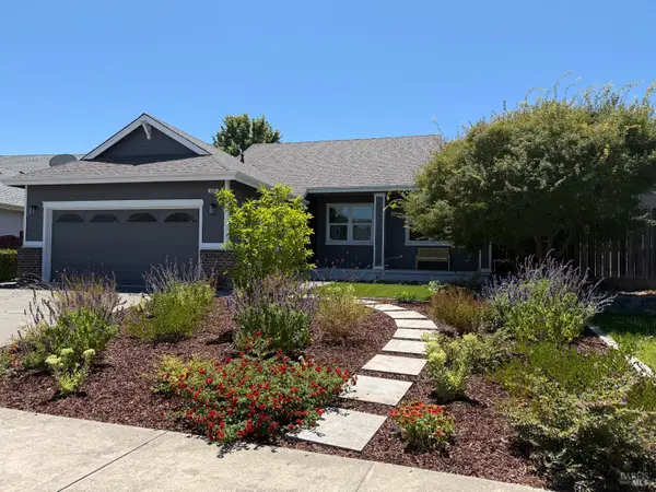 465 Riesling Street, Cloverdale, CA 95425