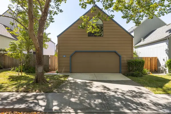 554 March Avenue, Healdsburg, CA 95448