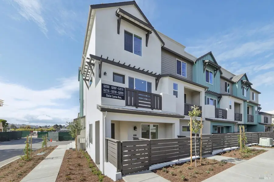 5189 Blossom Circle, Richmond, CA 94804 - #2