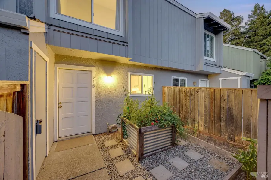 718 Racquet Club Circle, Rohnert Park, CA 94928 - #2