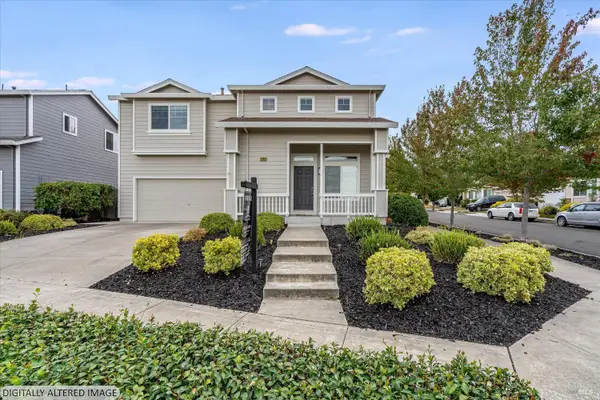 2462 Gilham Way, Santa Rosa, CA 95404