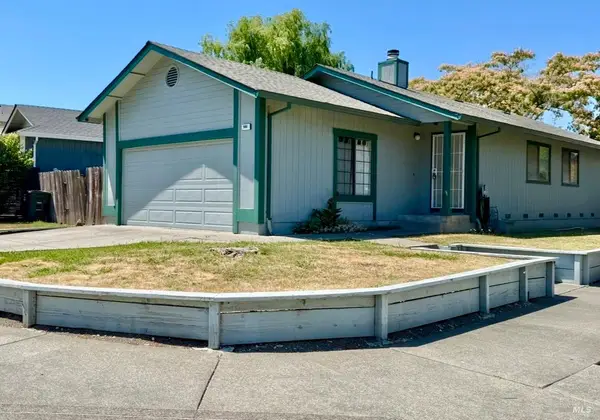 980 Stanislaus Way, Santa Rosa, CA 95401