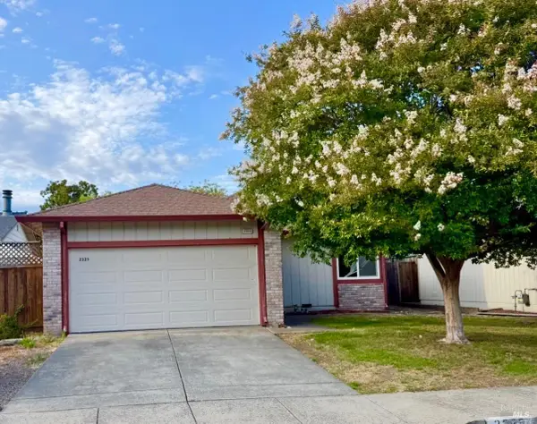 2325 Gads Hill Street, Santa Rosa, CA 95401