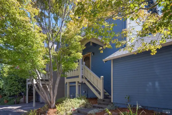 2 Rain Tree Court, Petaluma, CA 94952