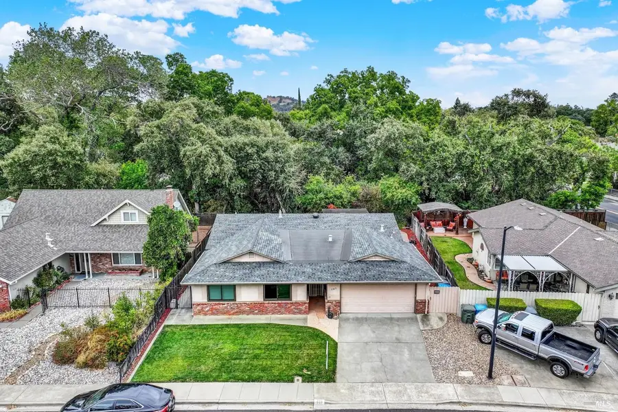 707 Linwood Street, Vacaville, CA 95688 - #2