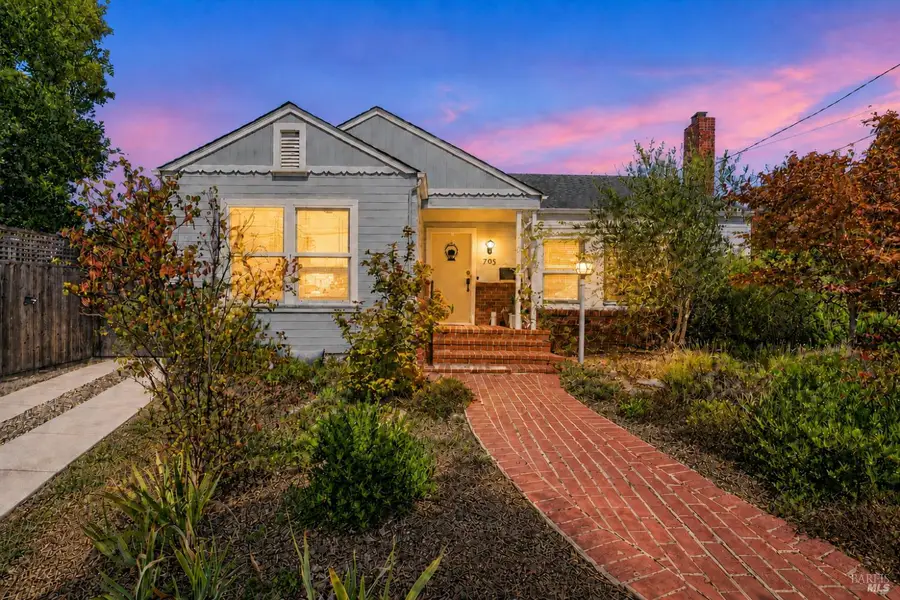 705 5th Street, Petaluma, CA 94952 - #2