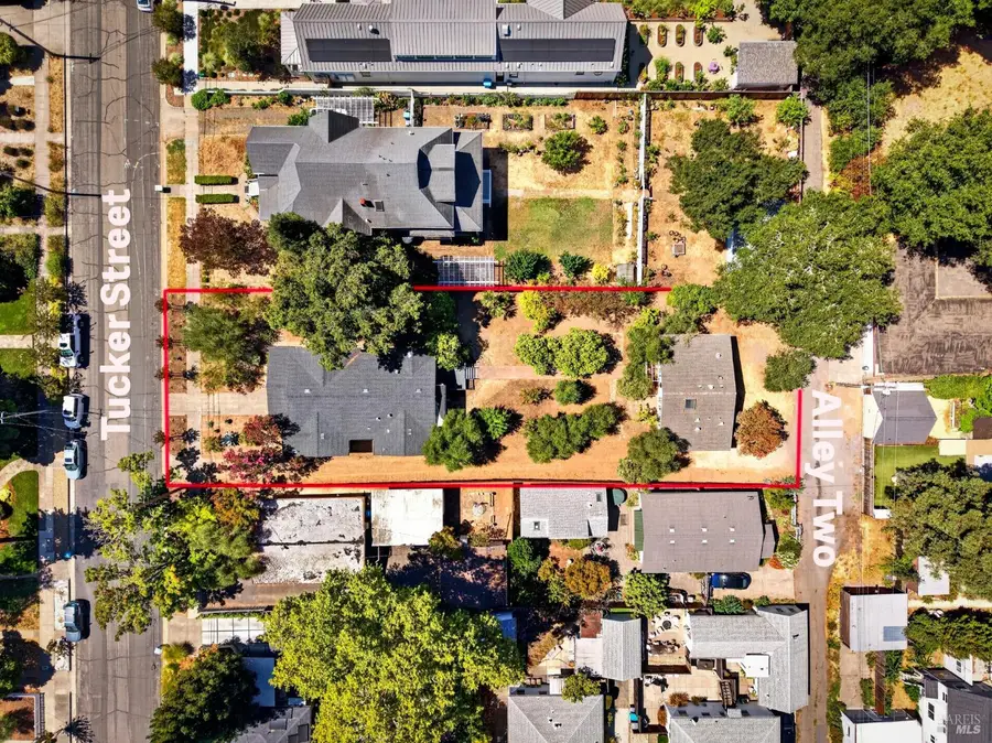 425 Tucker Street, Healdsburg, CA 95448 - #2