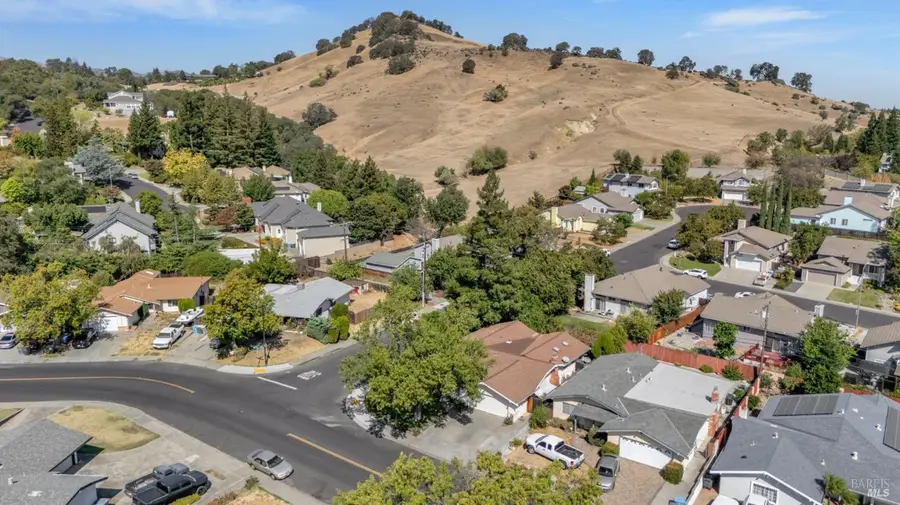 298 Markham Avenue, Vacaville, CA 95688 - #2