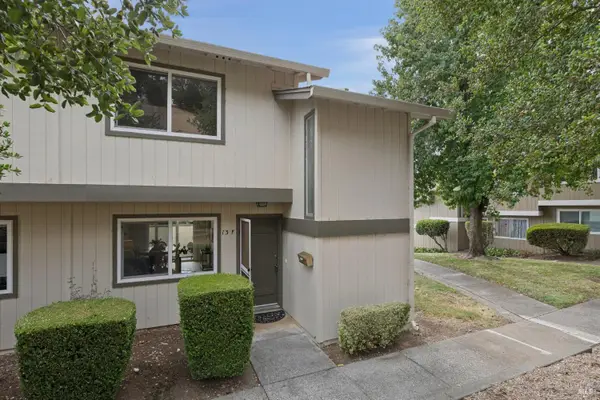 13 Oliva Drive #F, Novato, CA 94947