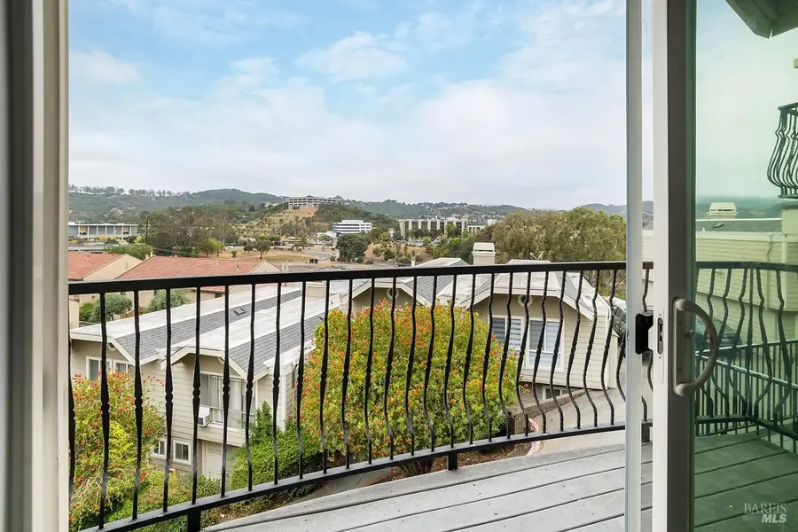 10 Professional Center Parkway #14, San Rafael, CA 94903 - #2