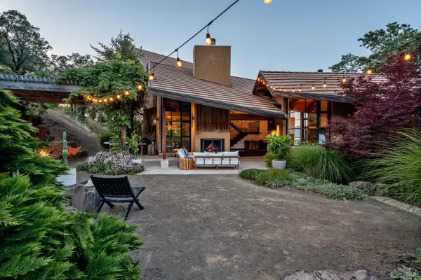 4758 Burke Hill Drive, Ukiah, CA 95482