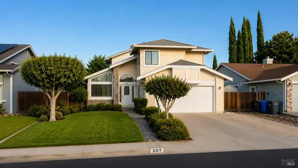 207 Loch Lomond Drive, Vacaville, CA 95687