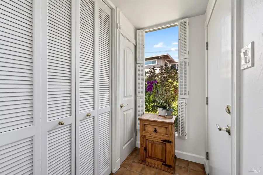 1072 Los Gamos Road #E, San Rafael, CA 94903 - #3