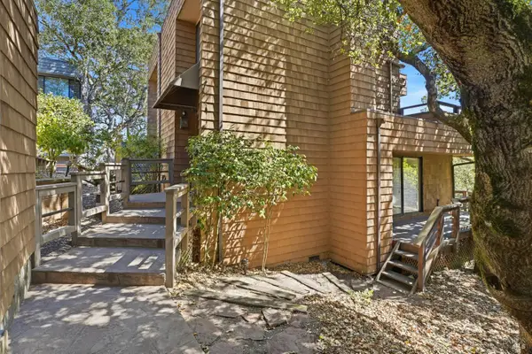 1672 Deer Run, Santa Rosa, CA 95405