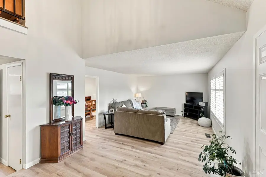 17 Eastside Circle, Petaluma, CA 94954 - #3