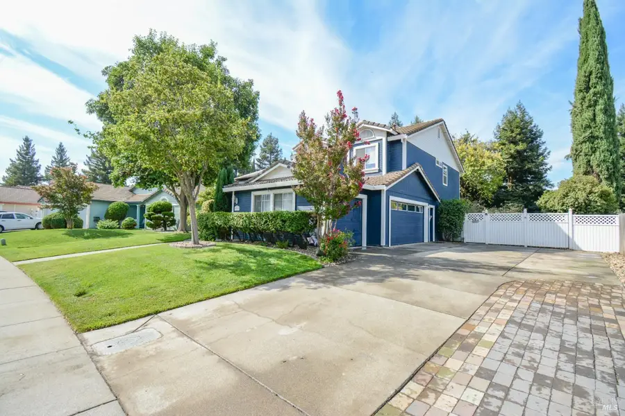 635 Hansen Court, Dixon, CA 95620 - #2