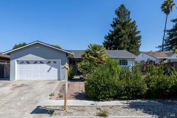 7534 Adrian Drive, Rohnert Park, CA 94928