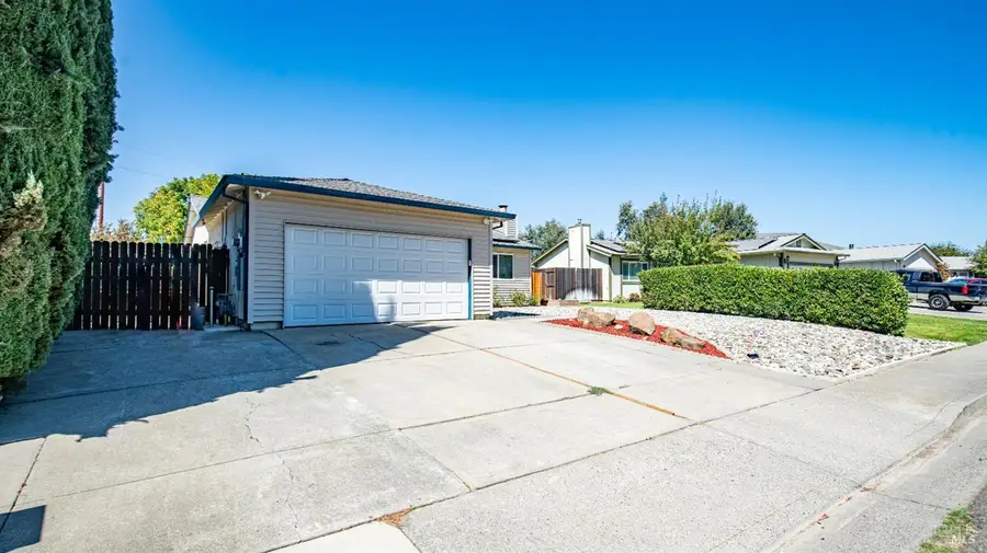 655 W Creekside Circle, Dixon, CA 95620 - #3
