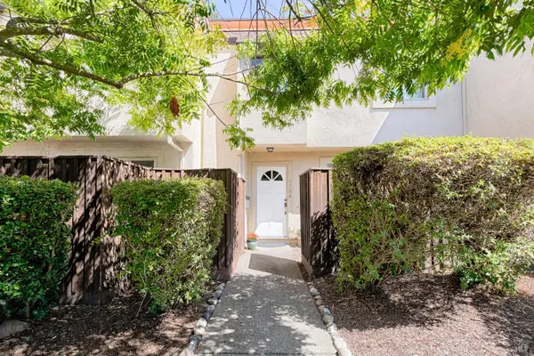 1764 Las Raposas Court, Santa Rosa, CA 95409