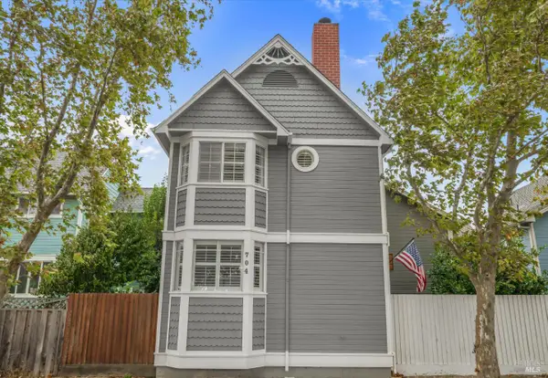 704 Almond Street, Suisun City, CA 94585