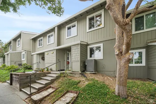 1263 Valley Oak Court #D, Novato, CA 94947