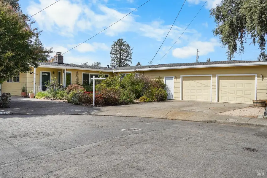 2117 Harris Court, Santa Rosa, CA 95401 - #2