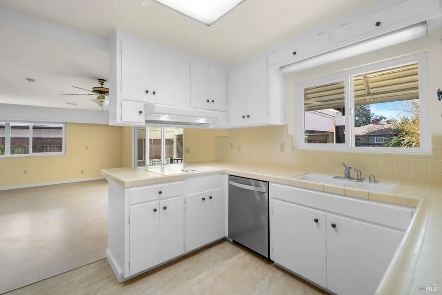 2117 Harris Court, Santa Rosa, CA 95401 - #3