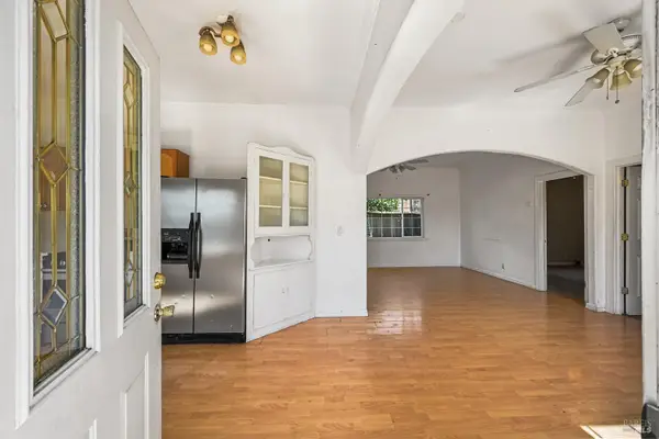 445 Windsor River Road, Windsor, CA 95492