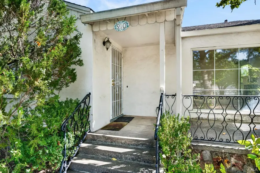 910 S Cloverdale Boulevard, Cloverdale, CA 95425 - #3