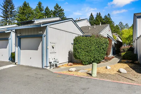 6 Conifer Square, Rohnert Park, CA 94928