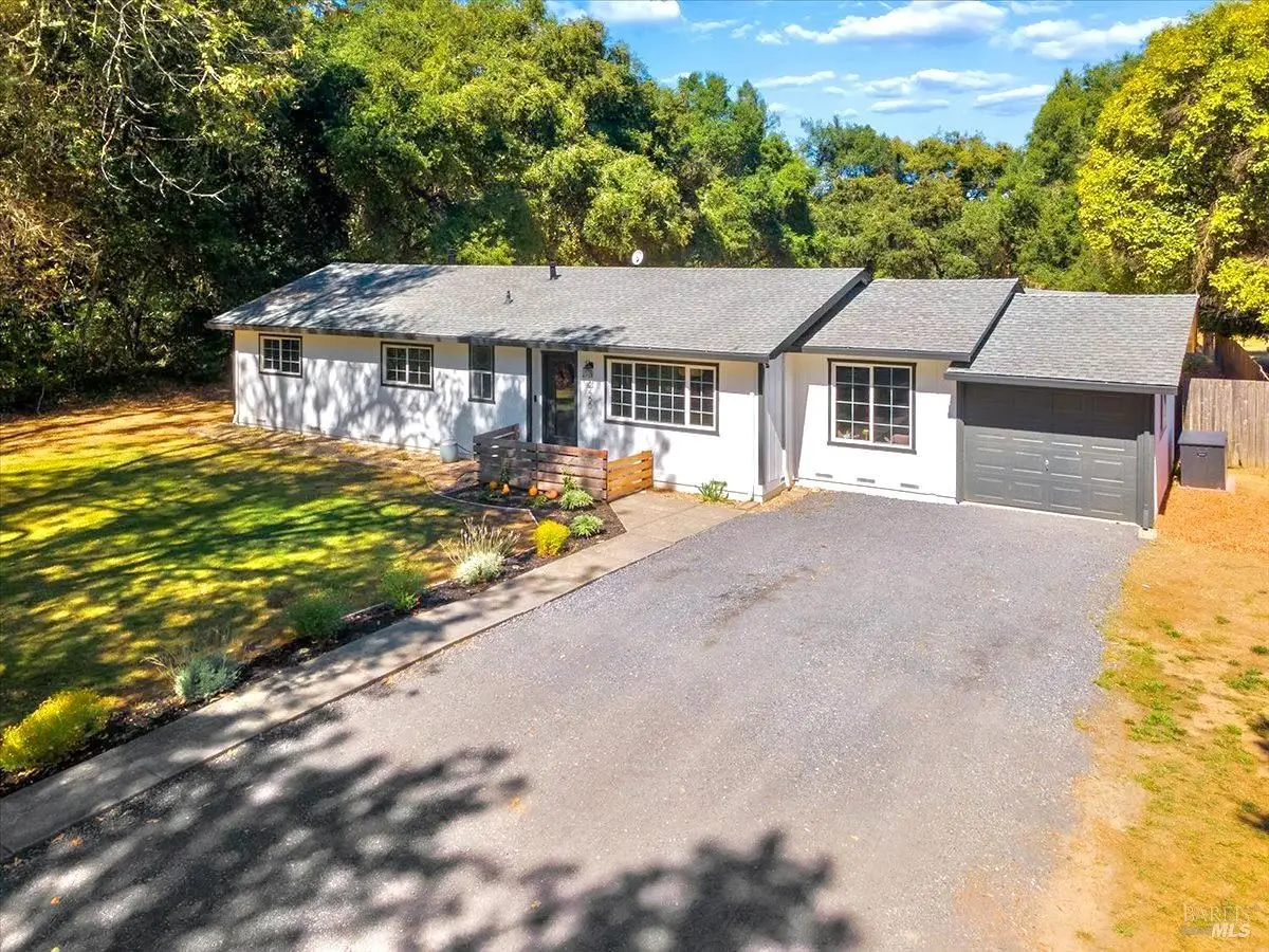 2460 W Dry Creek Road, Healdsburg, CA 95448 - #1