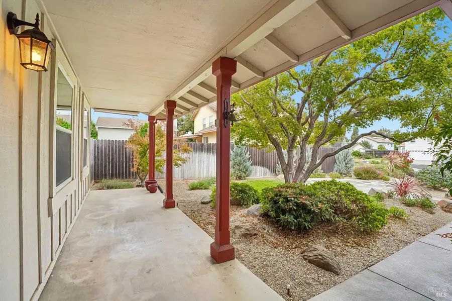 913 Stonewood Court, Vacaville, CA 95687 - #3