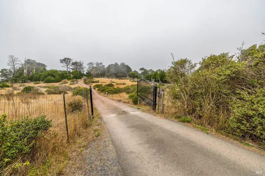 2250 N Highway 1, Albion, CA 95410 - #2