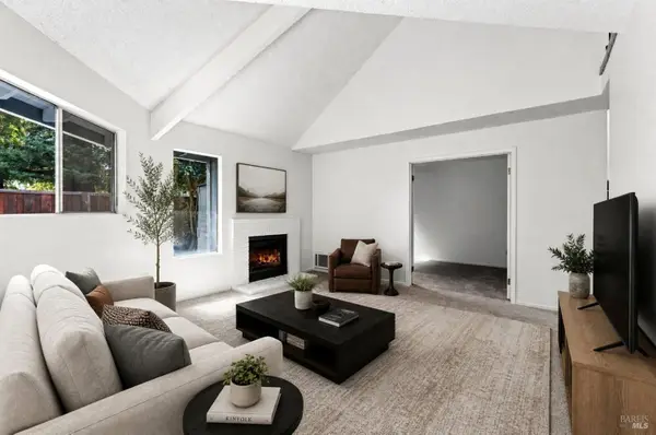 689 Racquet Club Circle, Rohnert Park, CA 94928