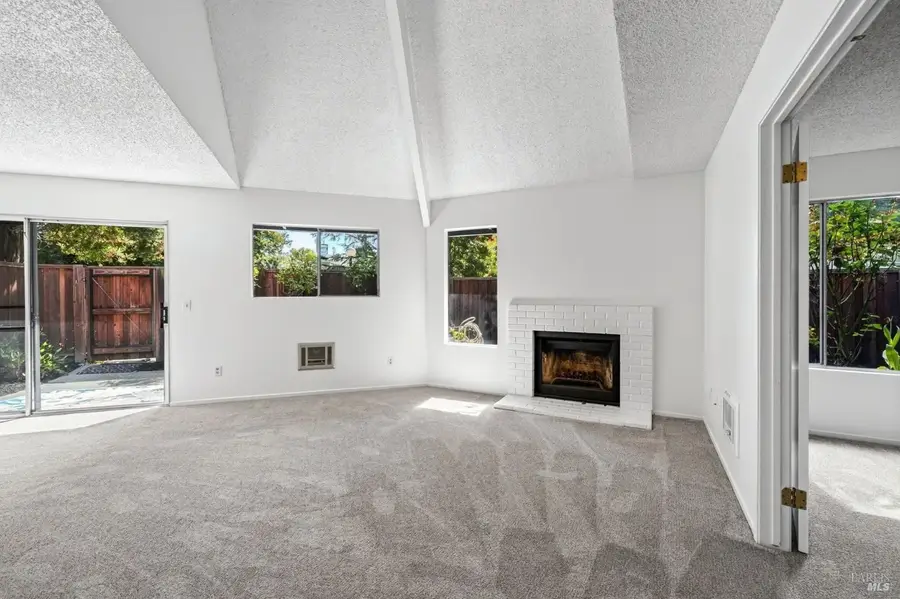 689 Racquet Club Circle, Rohnert Park, CA 94928 - #3