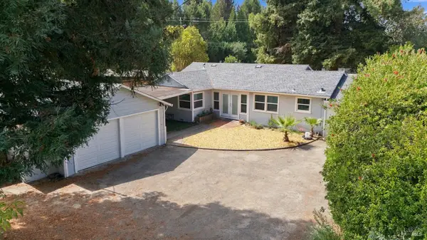 7853 Apple Blossom Lane, Sebastopol, CA 95472