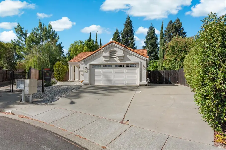 337 Sun Valley Way, Vacaville, CA 95688 - #2