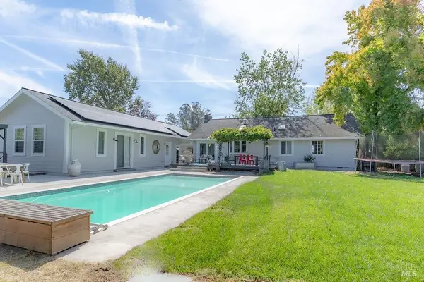 2565 Piner Road, Santa Rosa, CA 95401