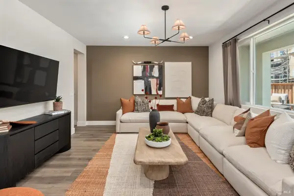 2526 Courtney Avenue, Santa Rosa, CA 95403