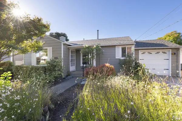2221 Grahn Drive, Santa Rosa, CA 95404