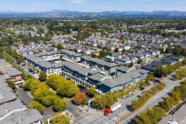 960 Doubles Drive, Santa Rosa, CA 95407