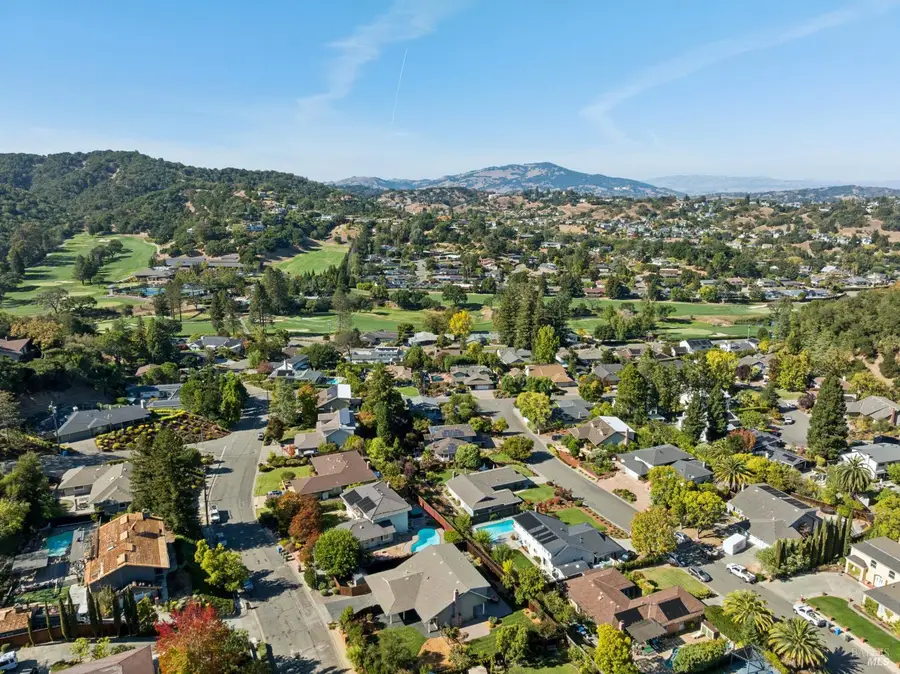 17 Carnoustie Drive, Novato, CA 94949 - #3