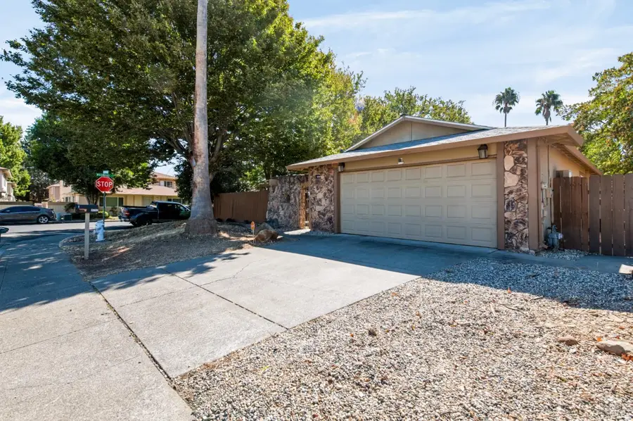 1896 Brookwood Drive, Vacaville, CA 95687 - #3