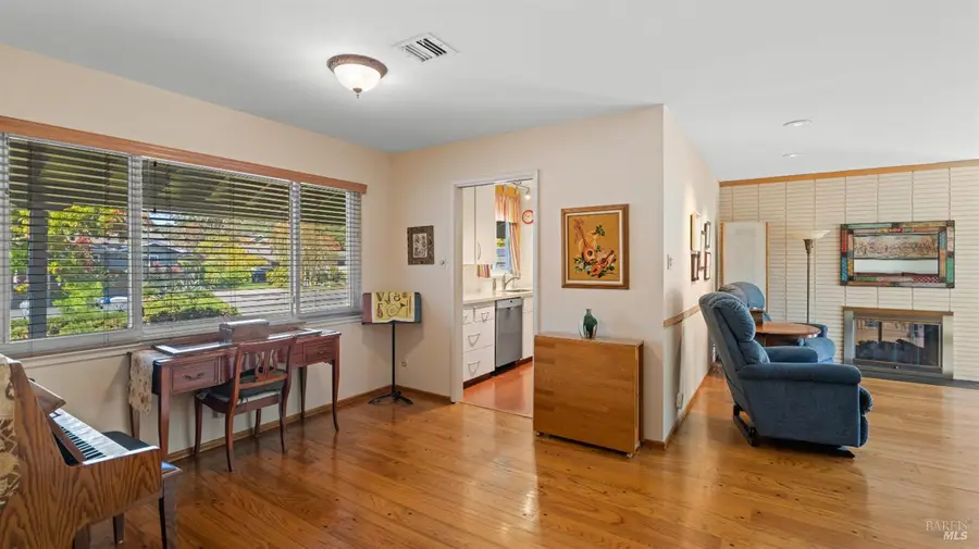 4 Teakwood Court, San Rafael, CA 94901 - #3