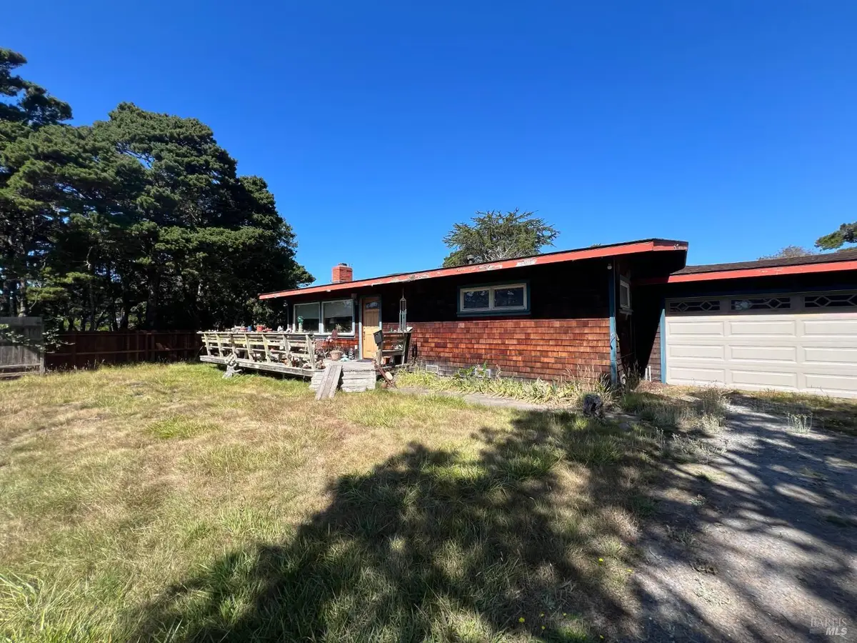 25221 Ward Avenue, Fort Bragg, CA 95437 - #1